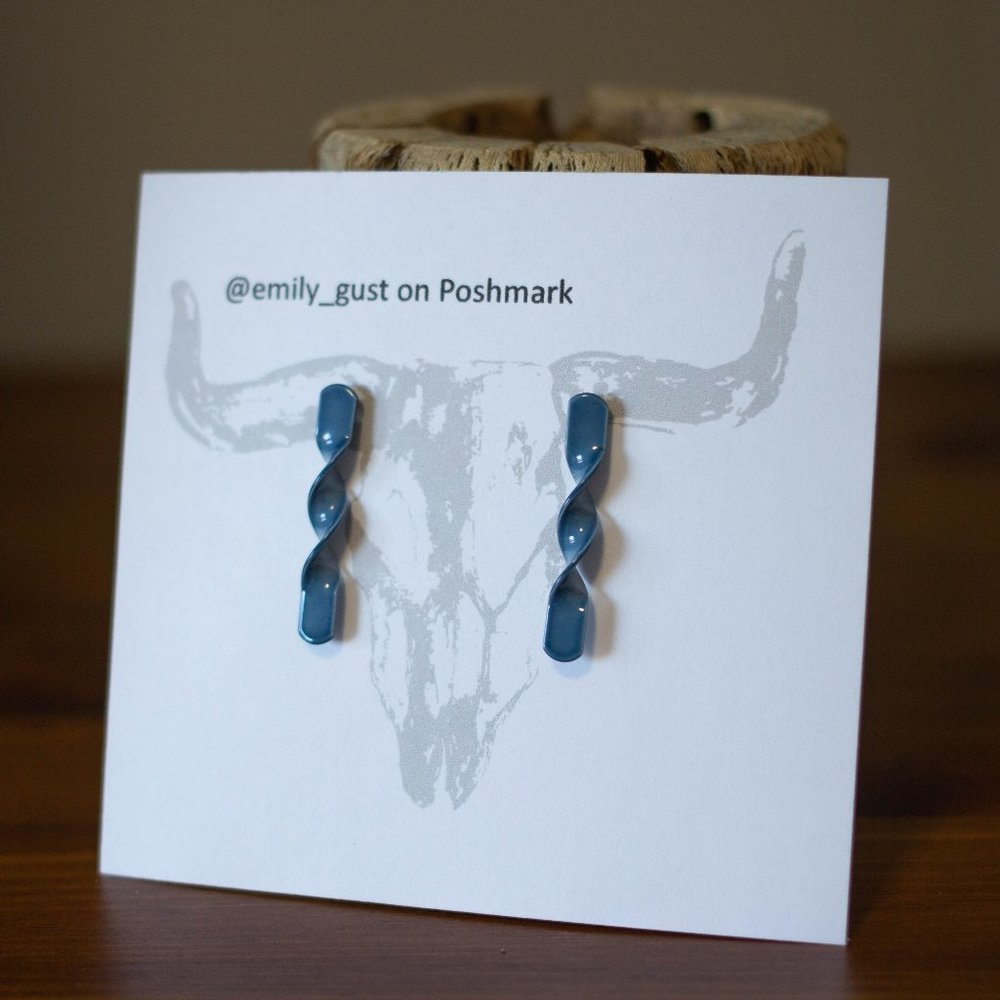 ✨ 3/$15✨ Retro Vintage Metal Twizzle Stud Earrings